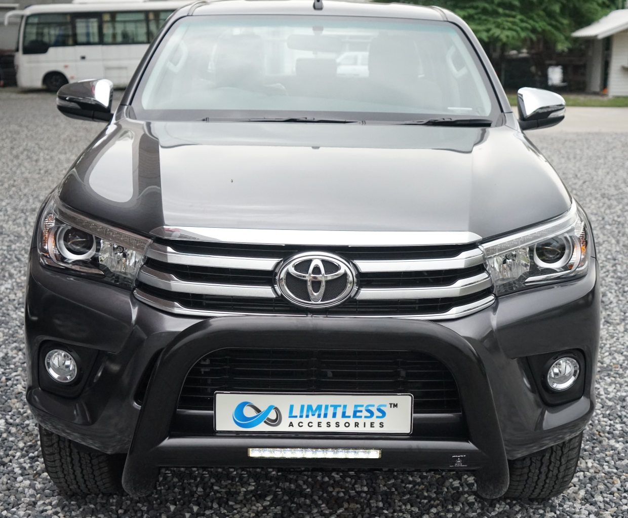 Hilux Revo s b LED